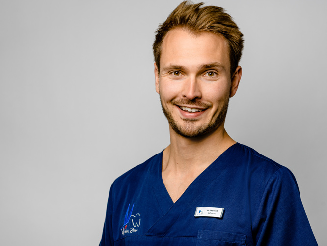 Zahnarzt Dr. med. dent. Niklas Wermelt in Köln!