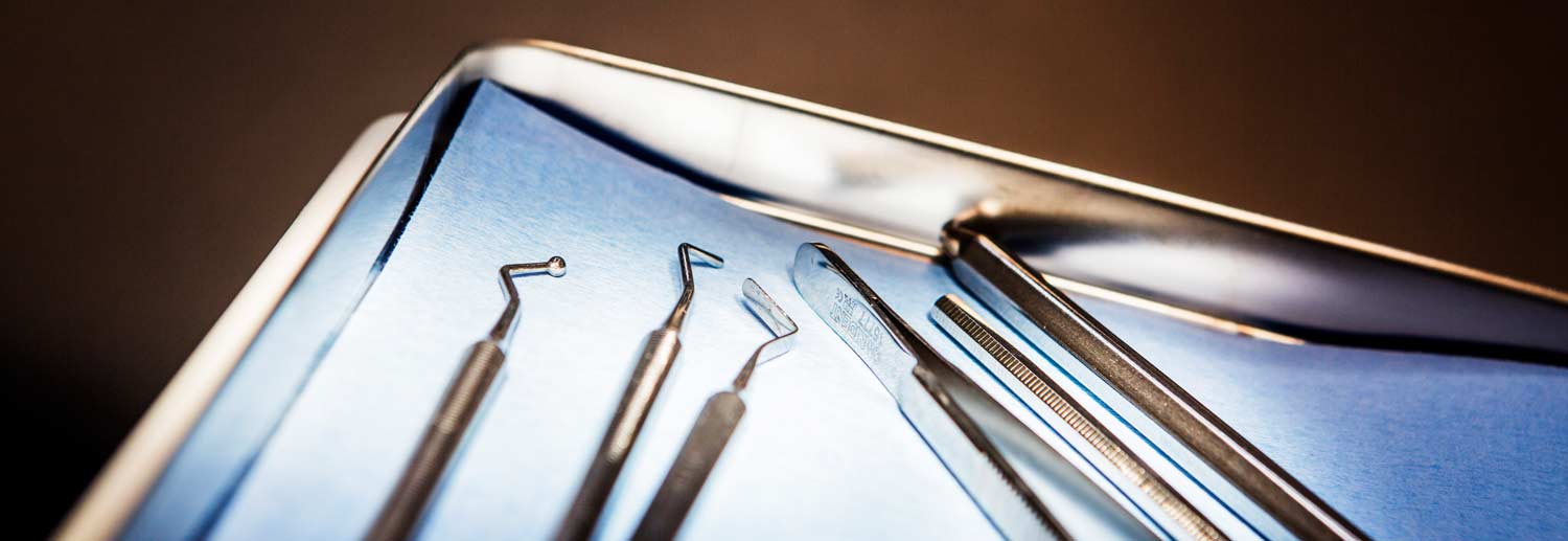Instrumente für die Behandlung von Zahnfüllungen im Zentrum für Zahnmedizin Neusser Straße!