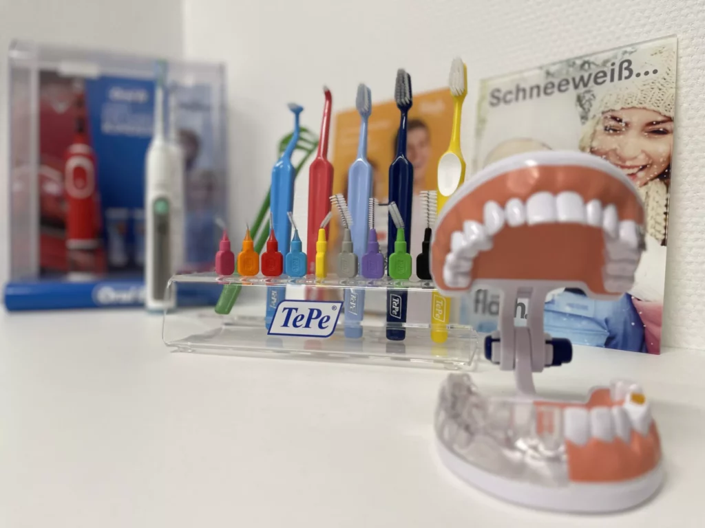 Bild von Zahnbürsten und Interdentalbürstchen von TePe